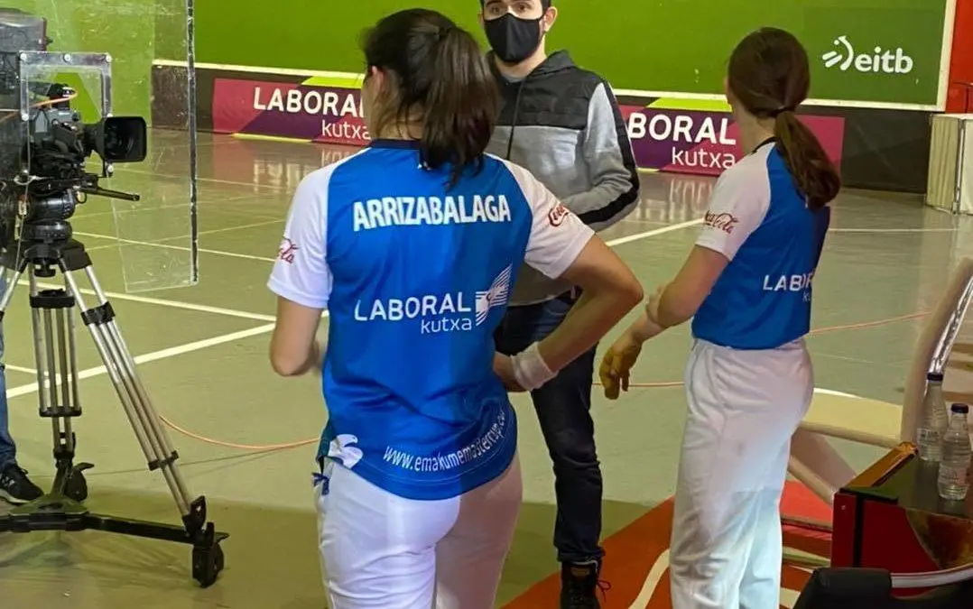 Iera Agirre-Maite Ruiz de Larramendi eta Olatz Arrizabalaga-Naroa Agirre, finalera