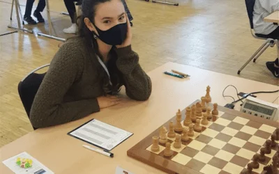 Ipar zein Hego Euskal Herriko emakumezkoen xake selekzioen arteko lehia jokatu zen Baionan