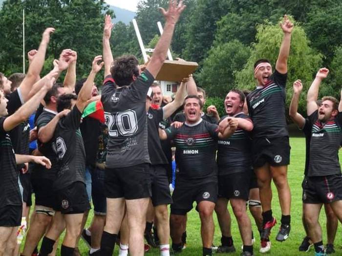 Euskal Liga irabazi du Sarako Izarra Rugby Taldeak