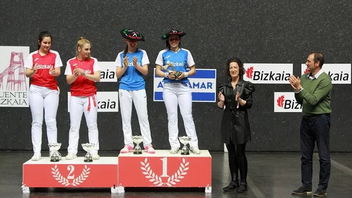 Arrizabalaga-Agirre bikoak irabazi du Emakumezkoen Esku-pilotako IV. Bizkaia Torneoa